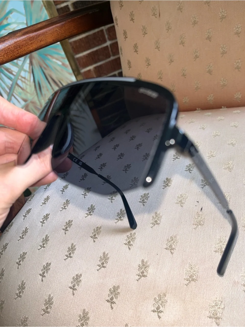 Guess Metal Shield Sunglasses excellent condition